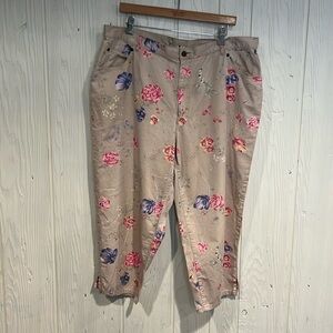 Liz Claiborne Woman Floral Cotton Capri Pants Size 20